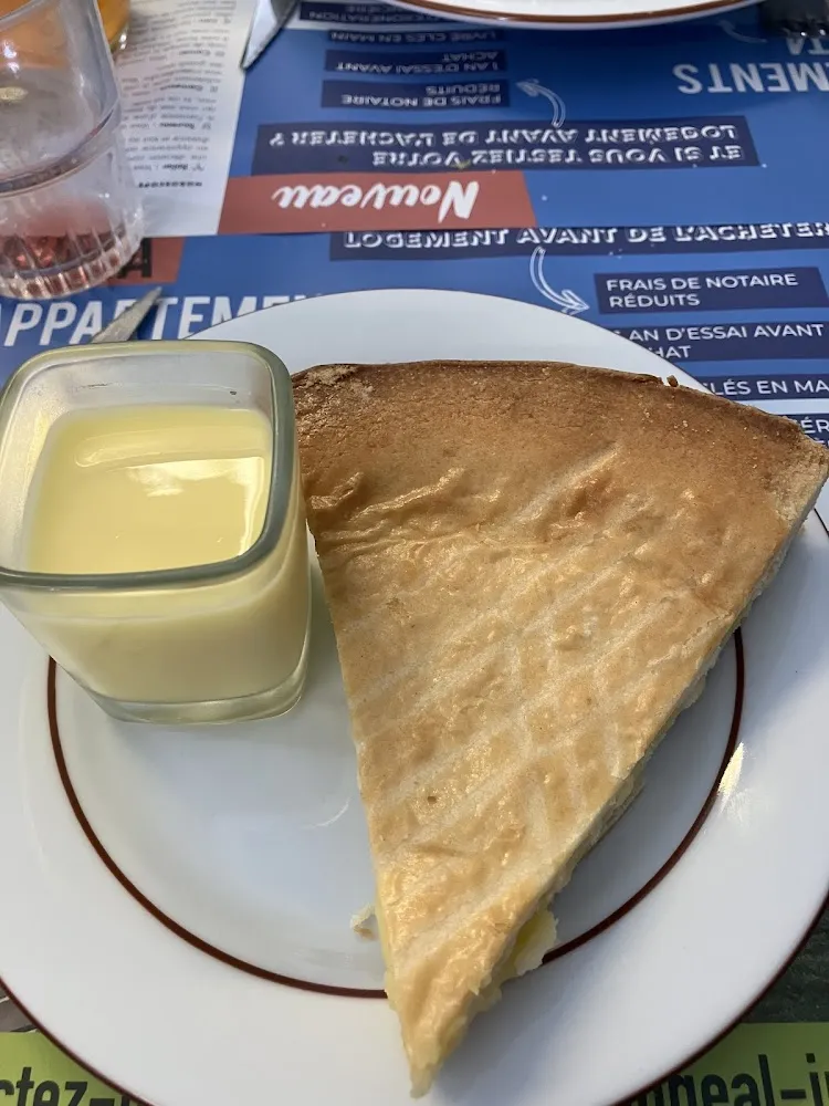 Gâteau Basque Et Crème Anglaise